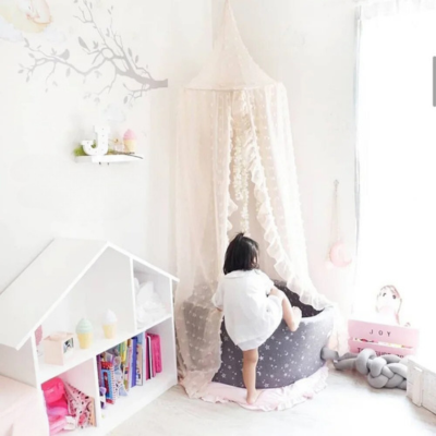 ciel-de-lit-bébé-jeu