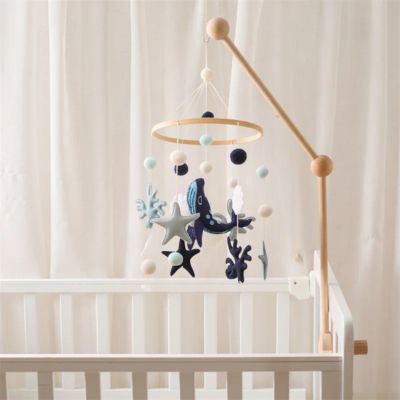 mobile-bebe-pour-lit-routine-coucher-baleine
