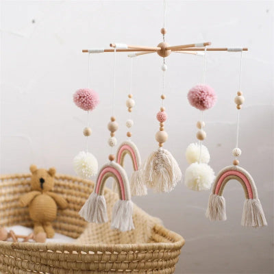 mobile-pour-bébé-décoration-arc-en-ciel-doux
