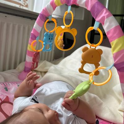 tapis-d-éveil-bébé-hochets