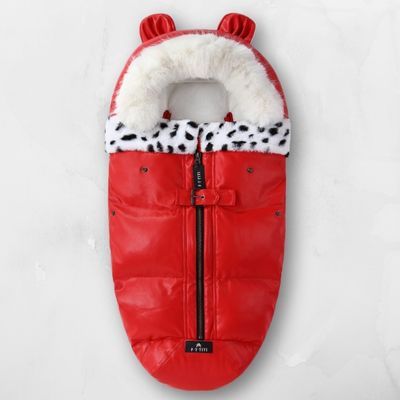 Chancelière NordikBear™ rouge matelassée, idéale pour les promenades hivernales
