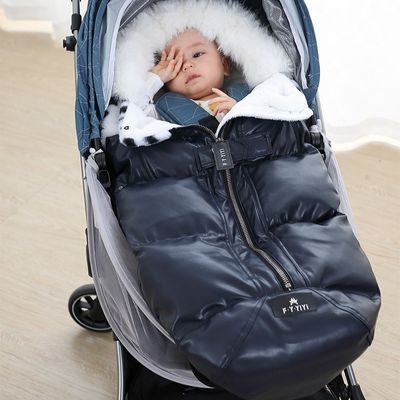 Chancelière bébé hiver bleu marine – protection contre le froid et le vent