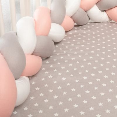 cocon-bébé-design-scandinave-rose-gris