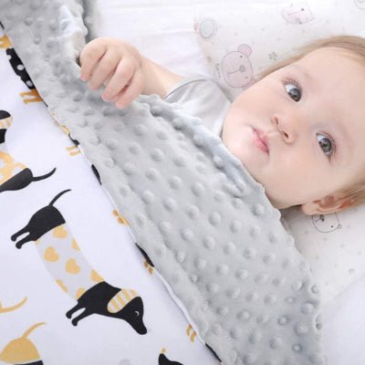 couverture-bebe-chien mignon calin