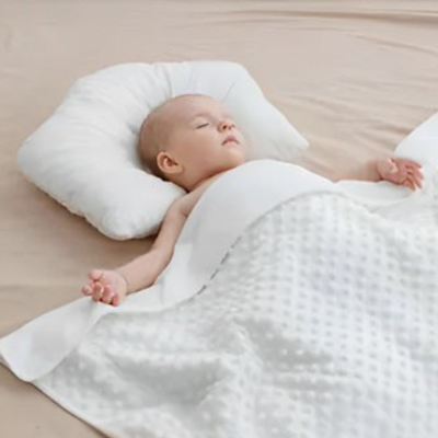 couverture-bebe-polaire-blanc-douce
