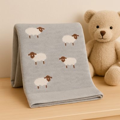 couverture_bebe_mouton_cadeau_bebe_adorable_grise