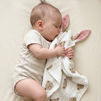Doudou plat facile à manipuler pour bébé