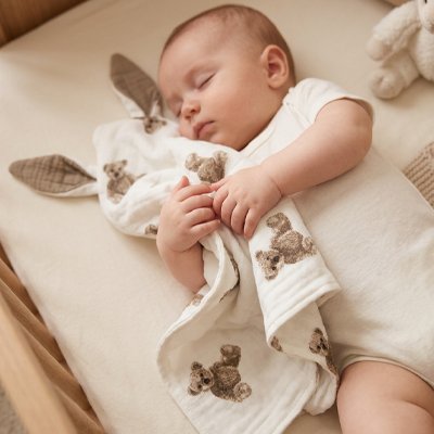 Doudou plat un cadeau de naissance idéal