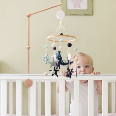 mobile-bebe-pour-lit-avec-support-baleine