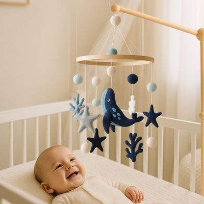 mobile_pour_lit_bebe_avec_support_theme_baleines