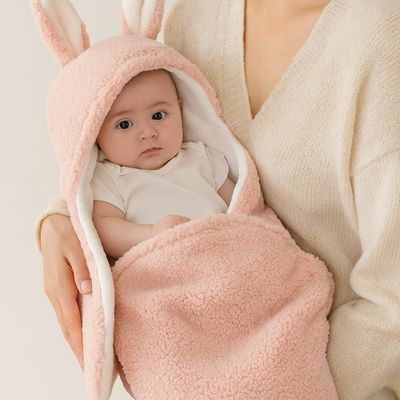 nid-d-ange-lapin-mignons-rose-rabbit