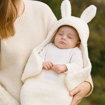 nid-d-ange-lapin mignon-blanc-chaud-pour-hiver-rabbit