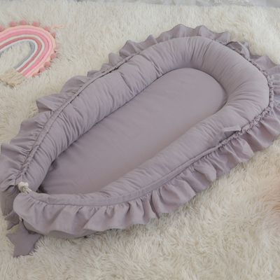 reducteur-de-lit-elegance-mauve-lavable-tissus-doux-et-respirants