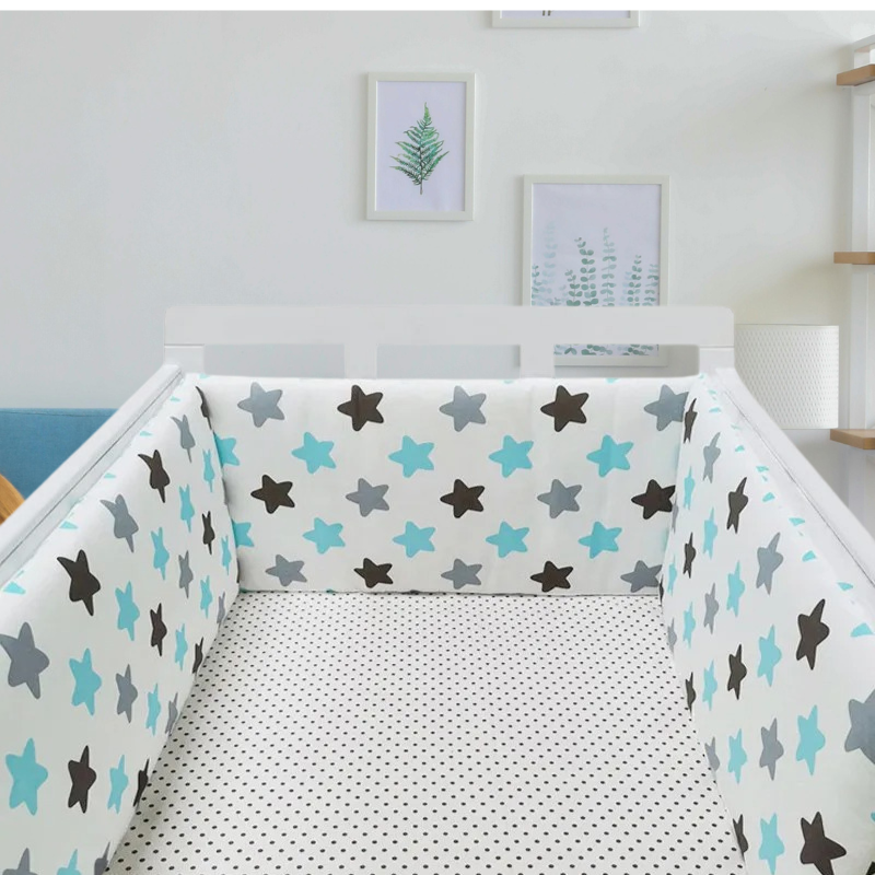 tour-de-lit-bebe-etoiles-bleu-confortable