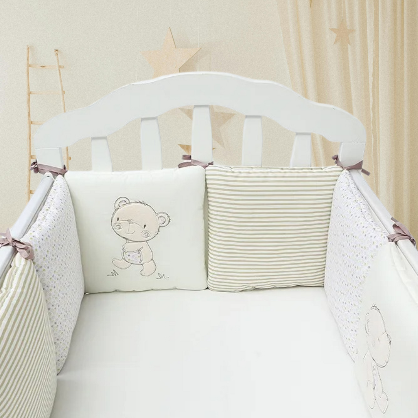 tour-de-lit-bebe-ourson-beige-blanc