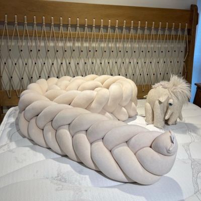 tour-de-lit-torsade-amande-decoration-chambre-bebe