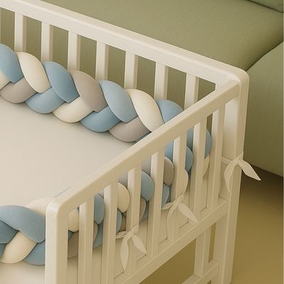 tour_de_lit_tresse_avec_liens_de_fixation_bleu_gris_blanc