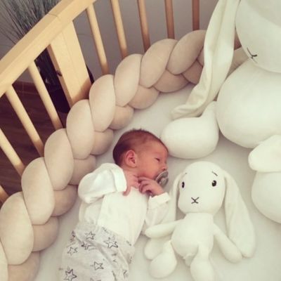 tresse-de-lit-amande-beige-3-brins-pour-chambre-de-bebe