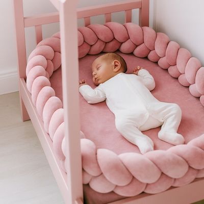 tresse_de_lit_bebe_avec_liens_de_fixations_rose_poudre