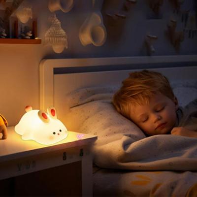 veilleuse-bébé-lapin-sommeil